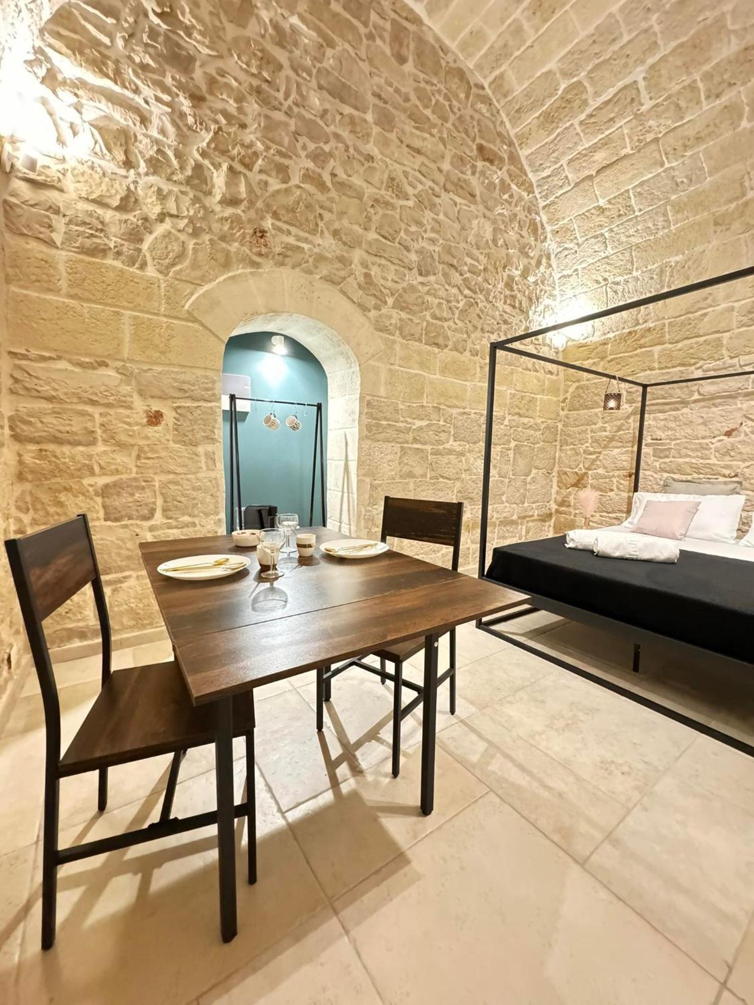 Amale Suite 25 Medioevo Design Corato Bagian luar foto